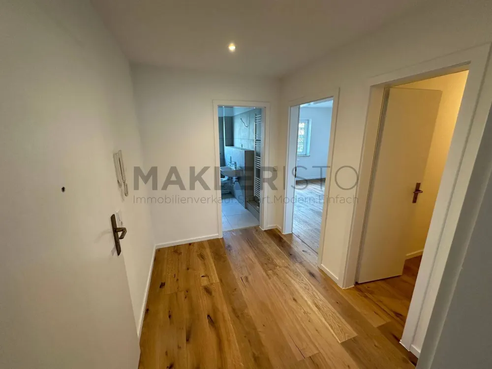 **Modernisierte 2-Raumwohnung mit Balkon, Einbauküche & Stellplatz in der Südvorstadt**