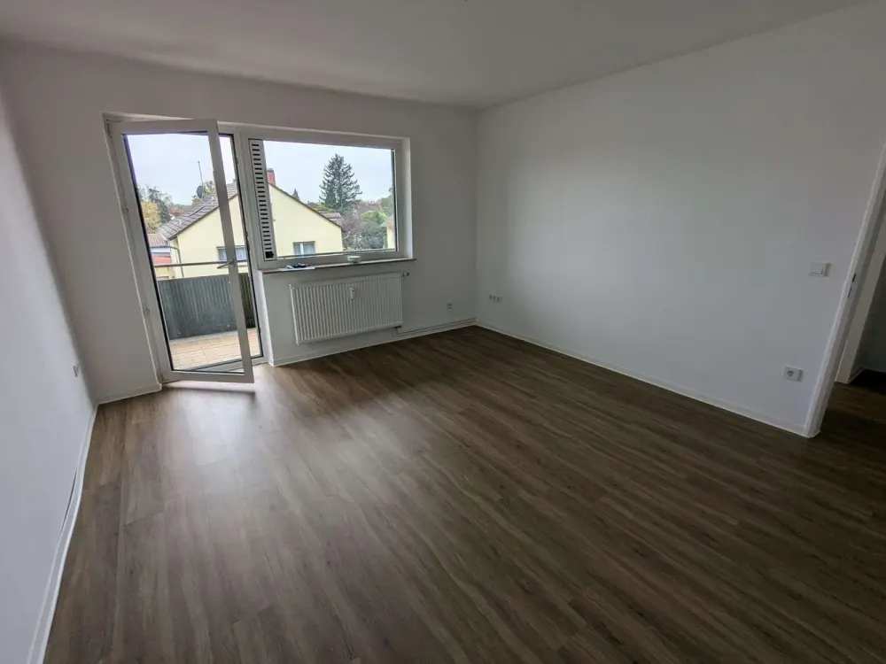 Neu renovierte 3-Zimmer Wohnung mit Balkon