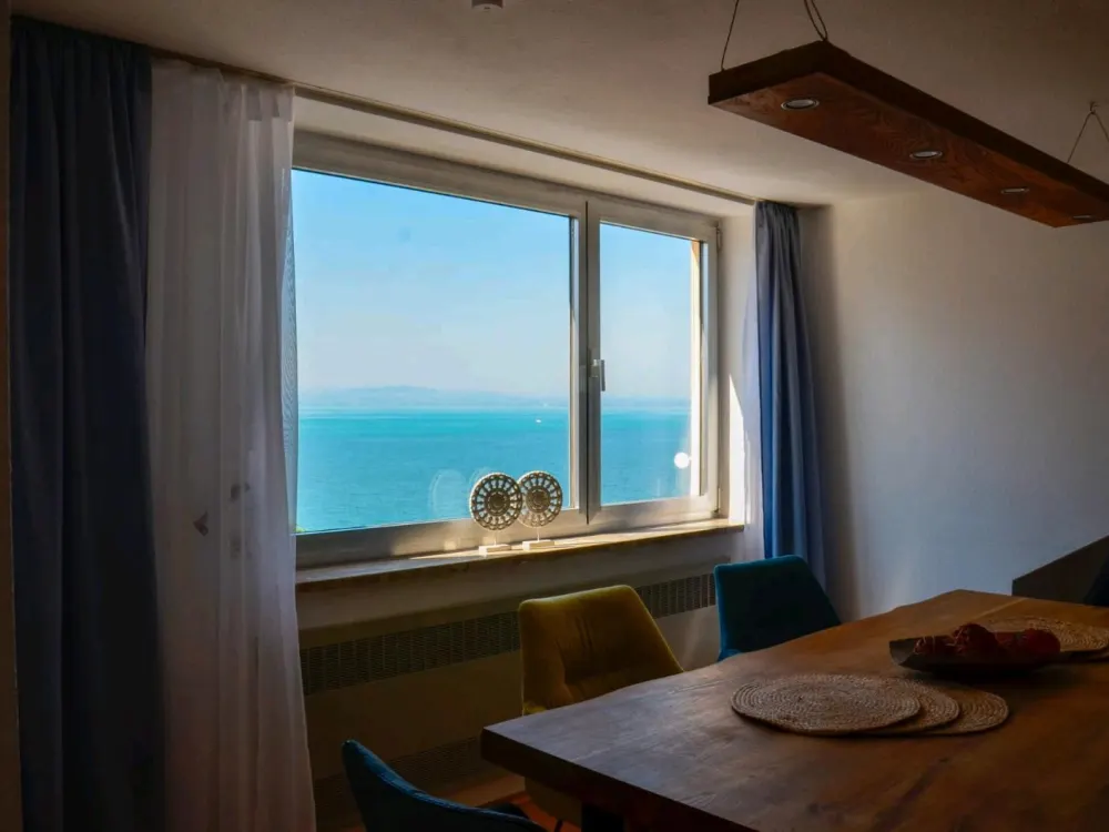 Möblierte 114 m² Wohnung mit SEEBLICK (Auf zeit)