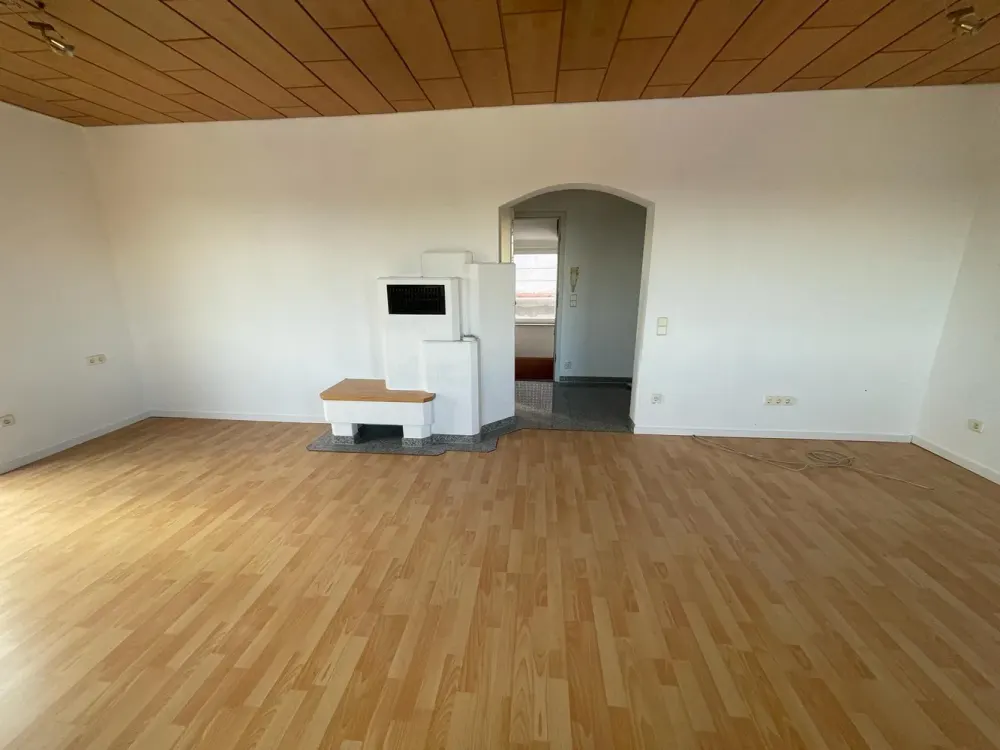 Geschmackvolle 3-Raum-Wohnung mit Balkon und EBK in Stuttgart