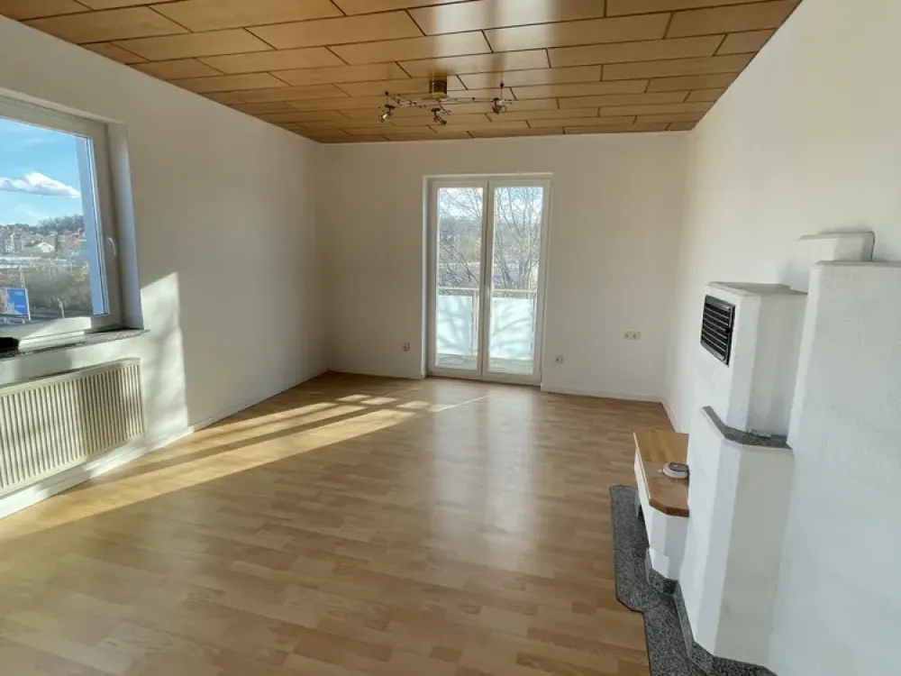 Geschmackvolle 3-Raum-Wohnung mit Balkon und EBK in Stuttgart