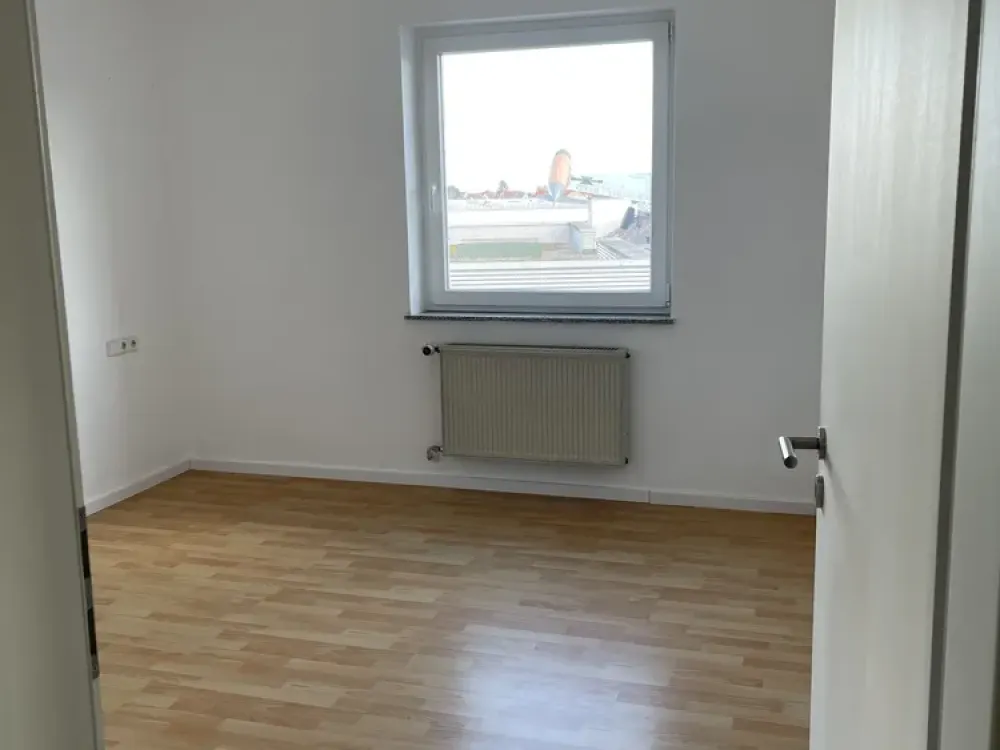 Geschmackvolle 3-Raum-Wohnung mit Balkon und EBK in Stuttgart