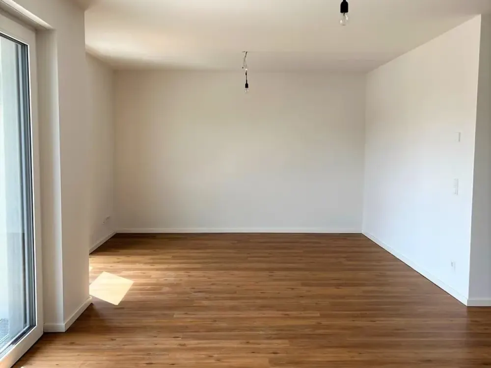Großzügige 4-Raum Wohnung mit Balkon, Einbauküche sowie einem Tiefgaragenstellplatz