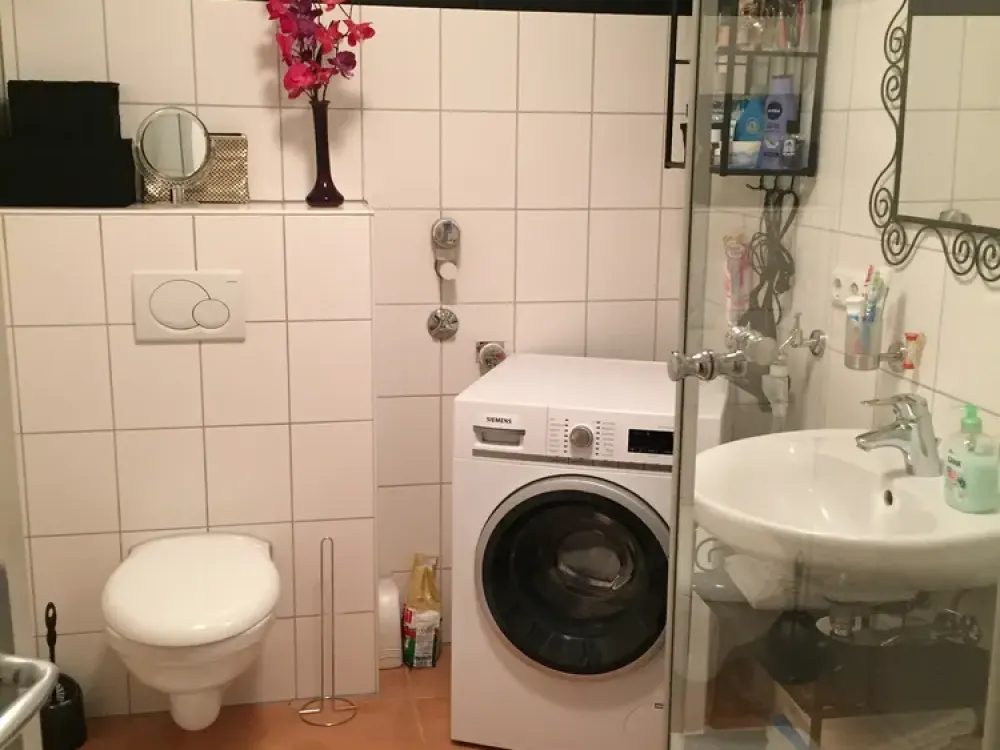 3-Raum-Wohnung mit Balkon und Parkplatz in Frankfurt am Main