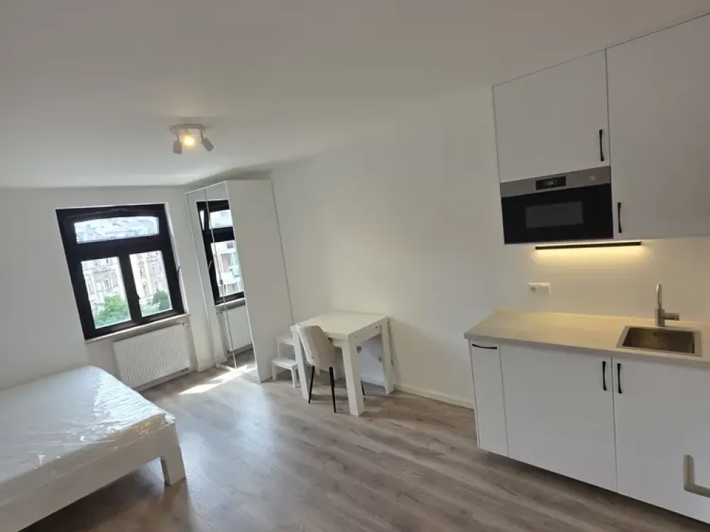 Nordend: Exklusiv möbliertes 1-Zimmer-Apartment