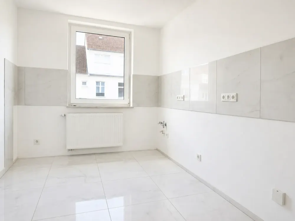 Frisch sanierte 2 Zimmer Wohnung zwischen Königstor und Friedrich-Ebert-Straße sucht neue Mieter