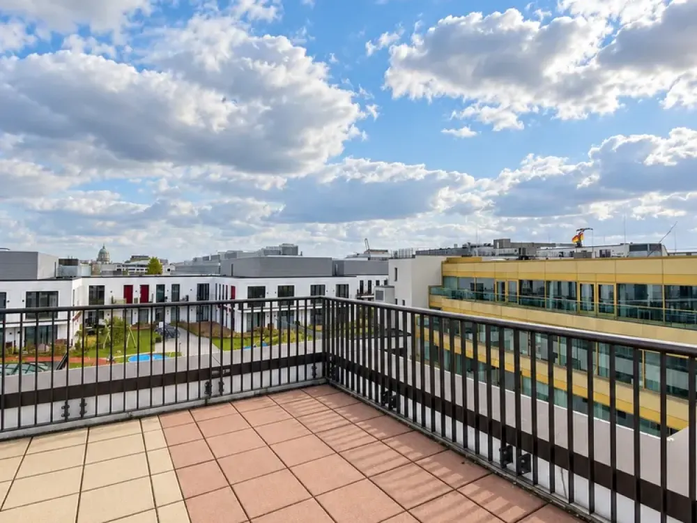 Urbanes Townhouse auf zwei Ebenen mit großzügiger Dachterrasse | Berlin-Mitte