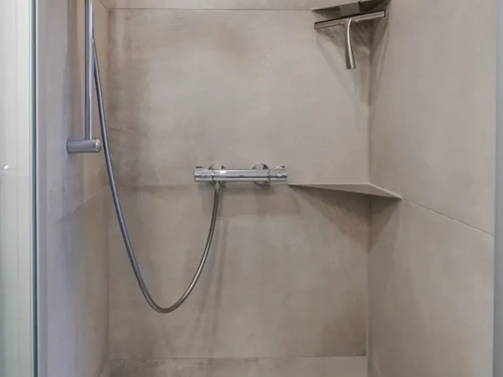 Erstbezug nach umfassender Modernisierung - charmantes Wohnen mit privatem Garten !