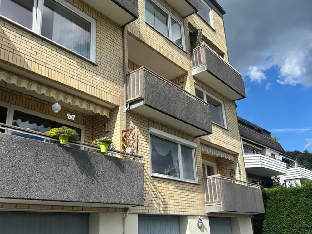4-Room Apartment with Dreamlike Panoramic View over Hann. Münden, South Balcony & Garage