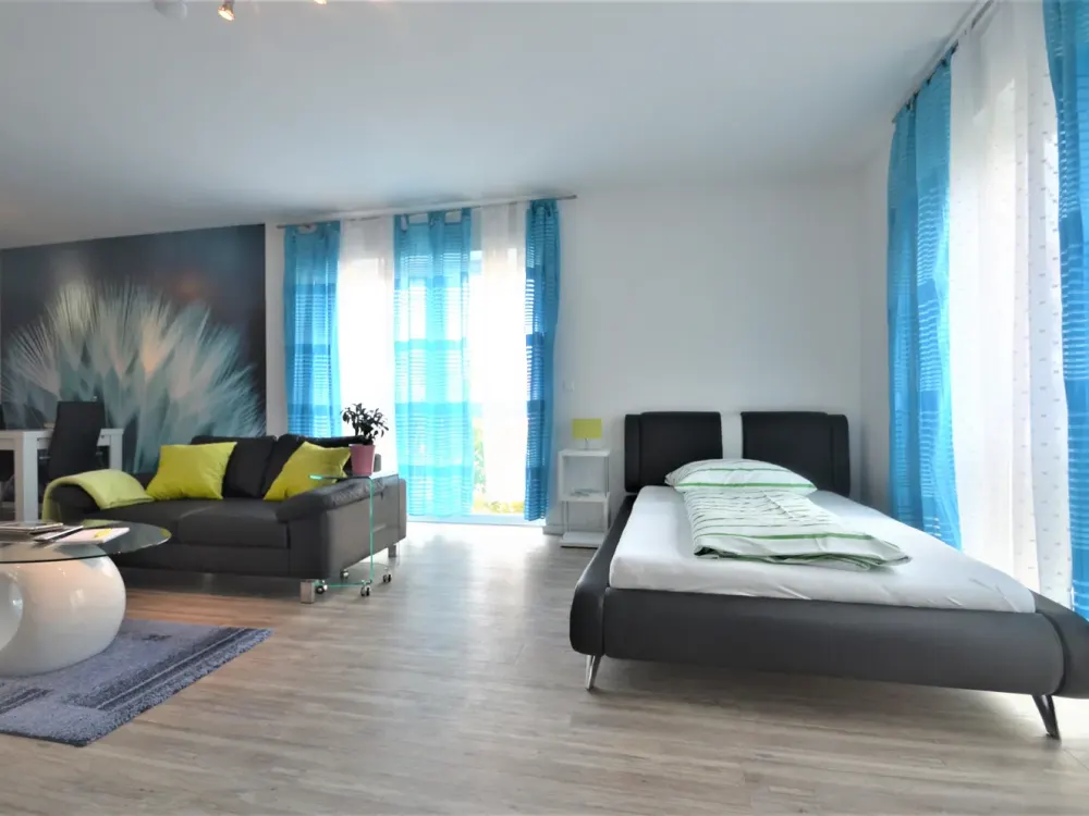 Schöne 1-Zimmer-Wohnung mit Terrasse, voll ausgestattet, zentral in Raunheim