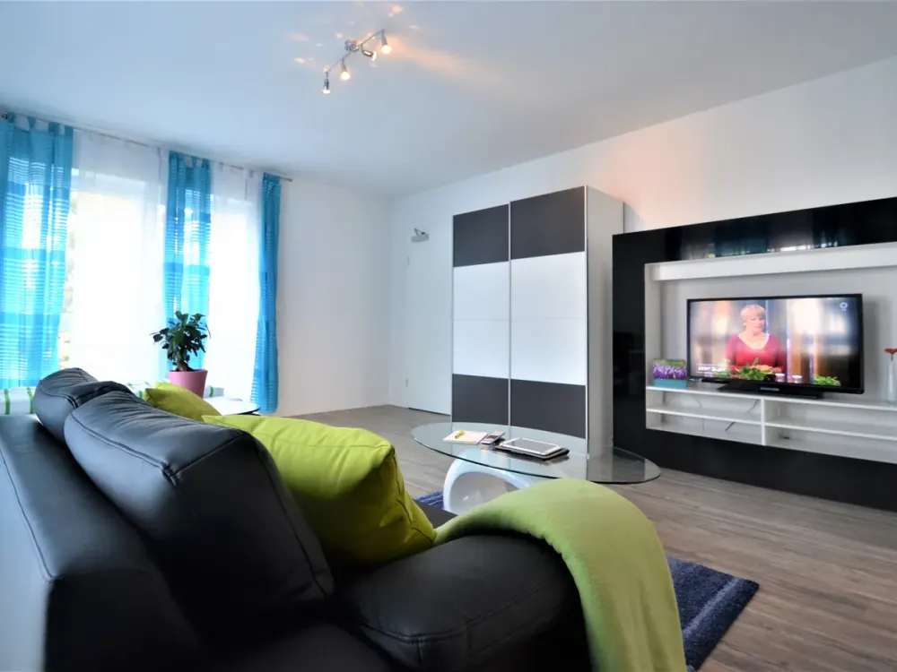 Schöne 1-Zimmer-Wohnung mit Terrasse, voll ausgestattet, zentral in Raunheim