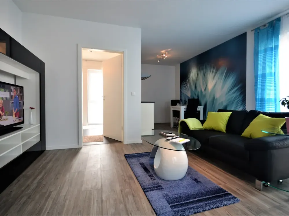 Schöne 1-Zimmer-Wohnung mit Terrasse, voll ausgestattet, zentral in Raunheim