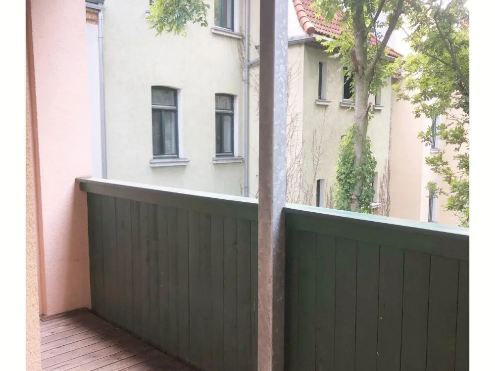 :-) 3-Raum-Wohnung mit WOHNKÜCHE & BALKON / im Altbau