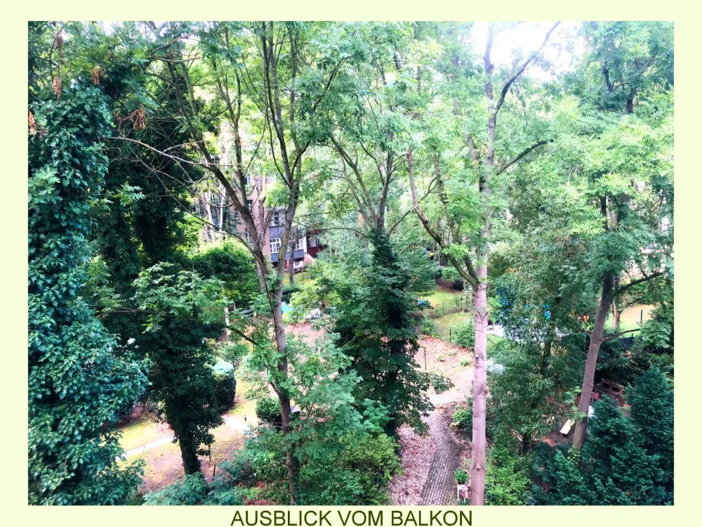 :-) 3-Raum-Wohnung mit WOHNKÜCHE & BALKON / im Altbau