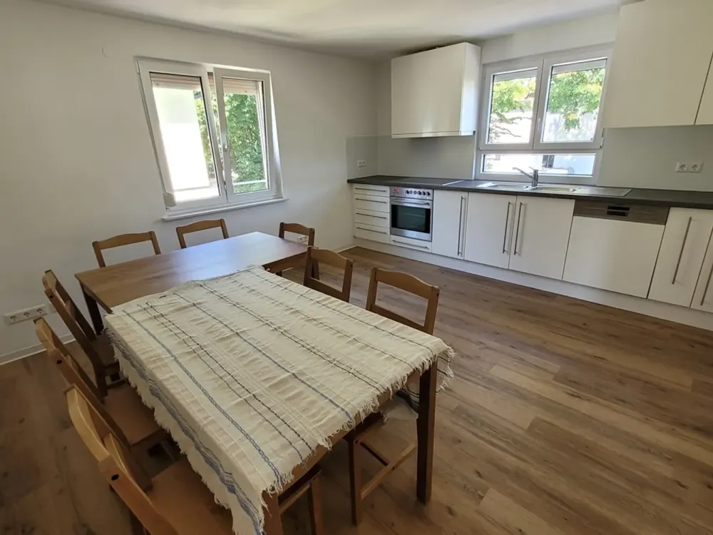 Tolle WG-Zimmer - 9 bis 30 m² - neu renoviert - möbliert - in bester Lage - 5 Minuten zum Bahnhof!