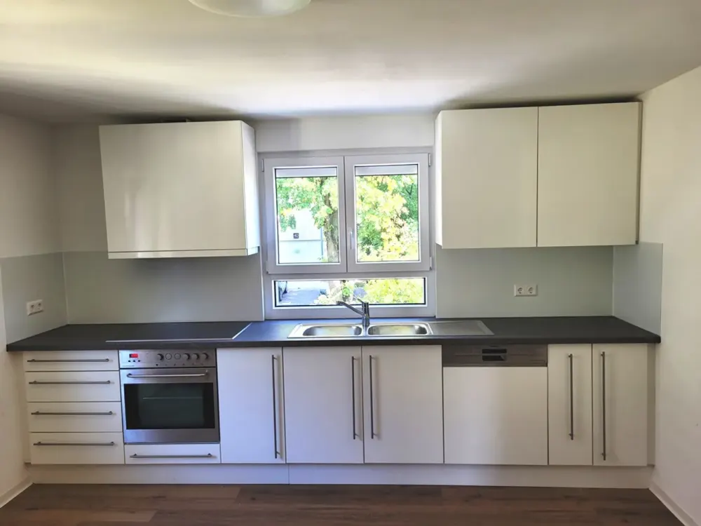 Tolle WG-Zimmer - 9 bis 30 m² - neu renoviert - möbliert - in bester Lage - 5 Minuten zum Bahnhof!
