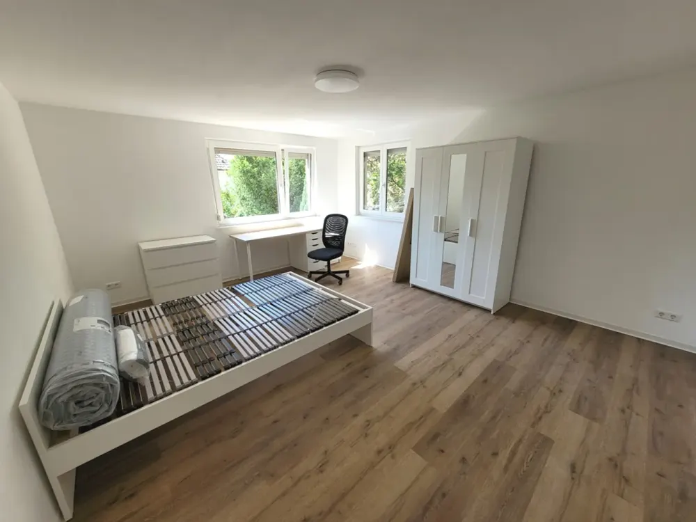 Tolle WG-Zimmer - 9 bis 30 m² - neu renoviert - möbliert - in bester Lage - 5 Minuten zum Bahnhof!