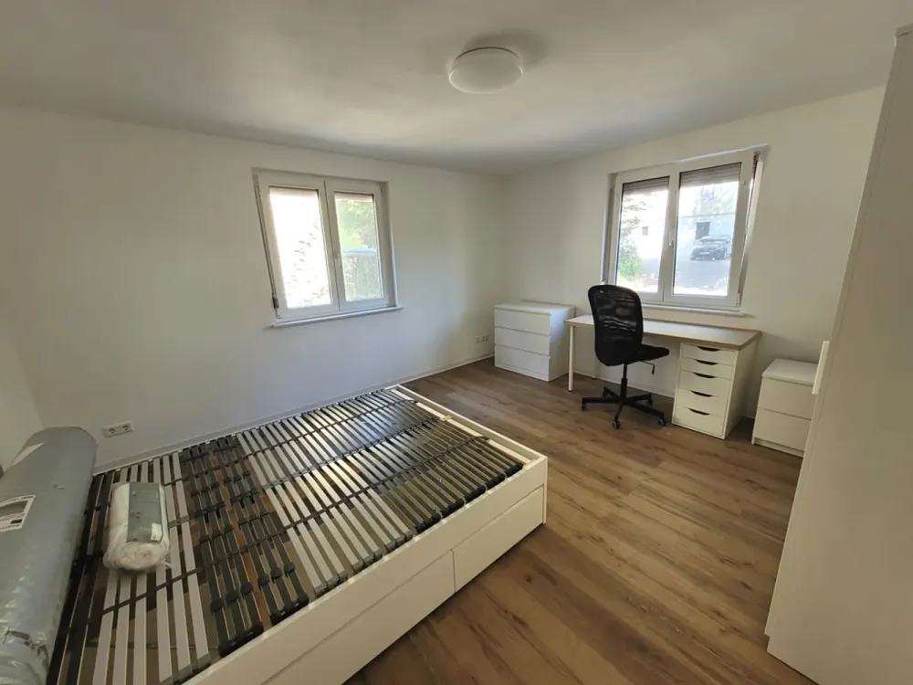 Tolle WG-Zimmer - 9 bis 30 m² - neu renoviert - möbliert - in bester Lage - 5 Minuten zum Bahnhof!