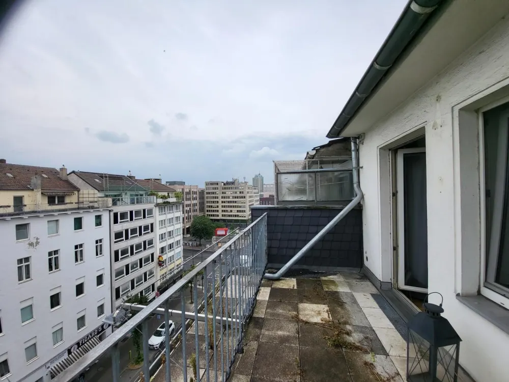 Asia Viertel 1-ZiKüDiBad Wohnung 6.-OG mit Aufzug 2 Balkone (Nord und Süd) mit EBK