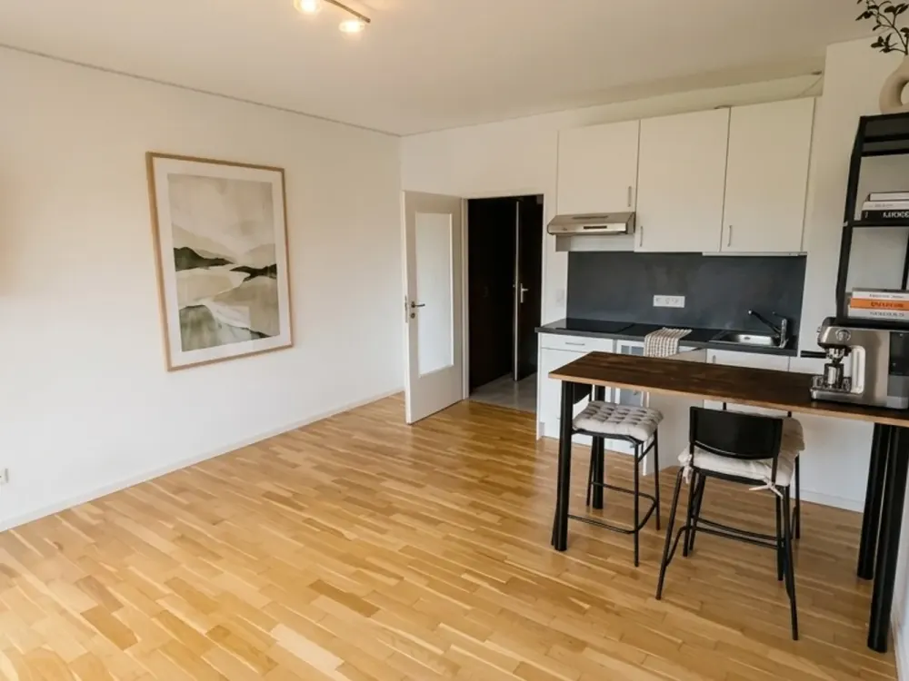 Sanierte 1-Zi-Whg. mit Süd-Balkon u. Einbauküche * 01.10.2026