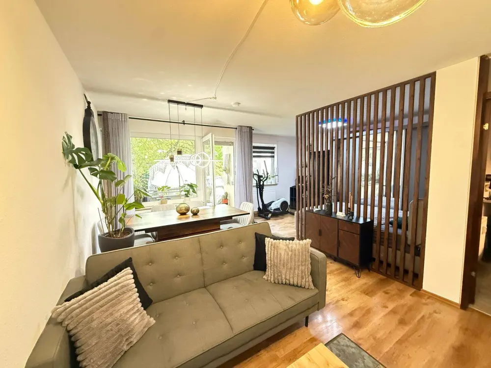 Modernes, stilvolles 1,5-Zimmer-Wohnung- frisch renoviert & hochwertig ausgestattet