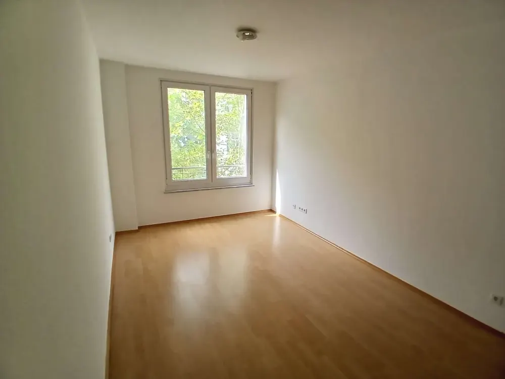 Urbanes Wohnen mit Flair, Helle Wohnung mit Balkon im Herzen der Stadt