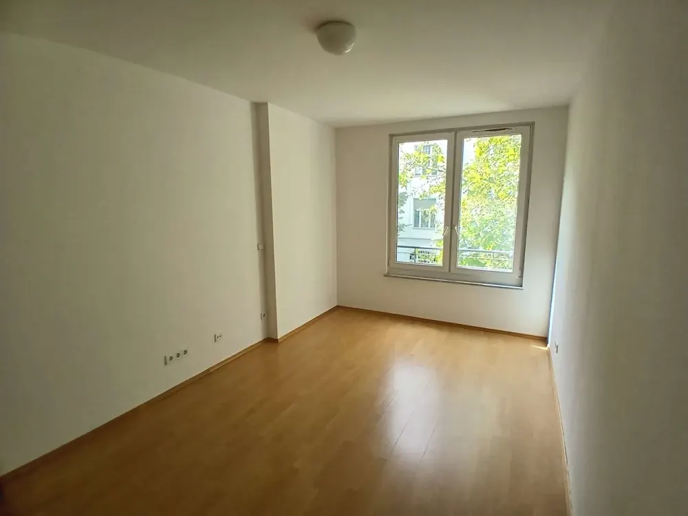 Urbanes Wohnen mit Flair, Helle Wohnung mit Balkon im Herzen der Stadt
