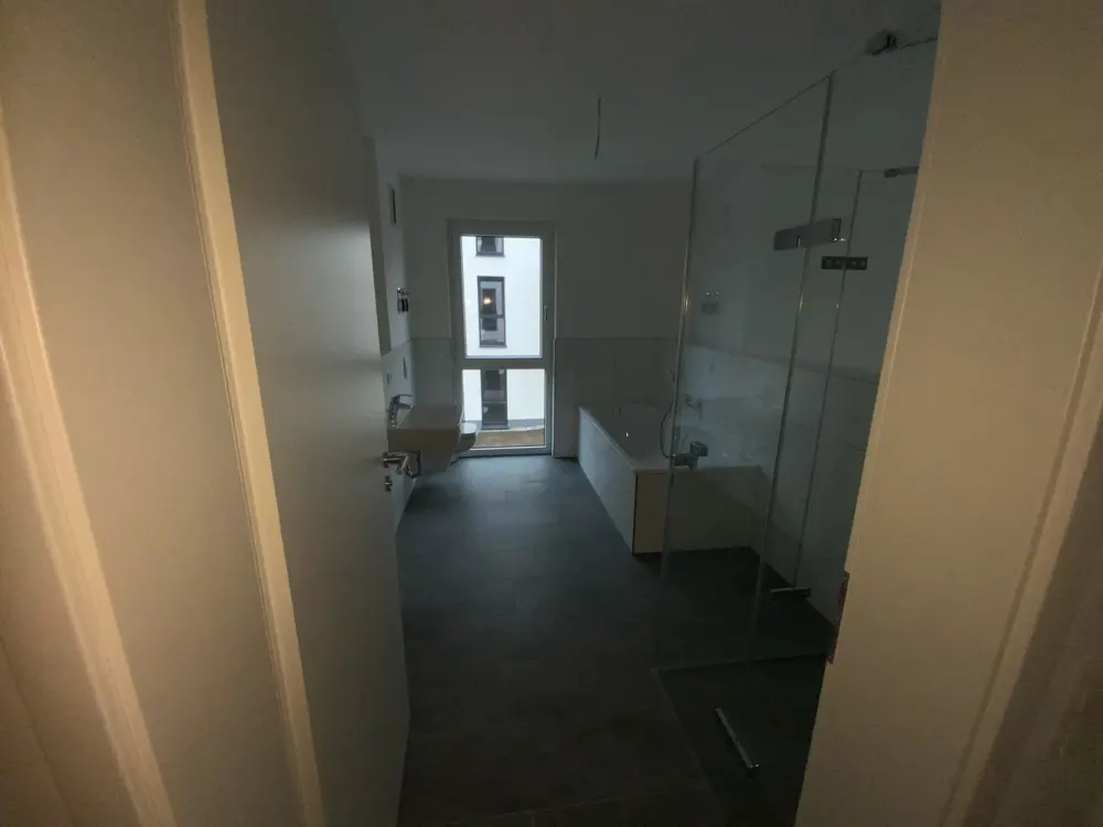 Moderne 3-Zimmer Wohnung in Gehlsdorf - Vollbad mit Fenster, Abstellraum, Außenstellplatz