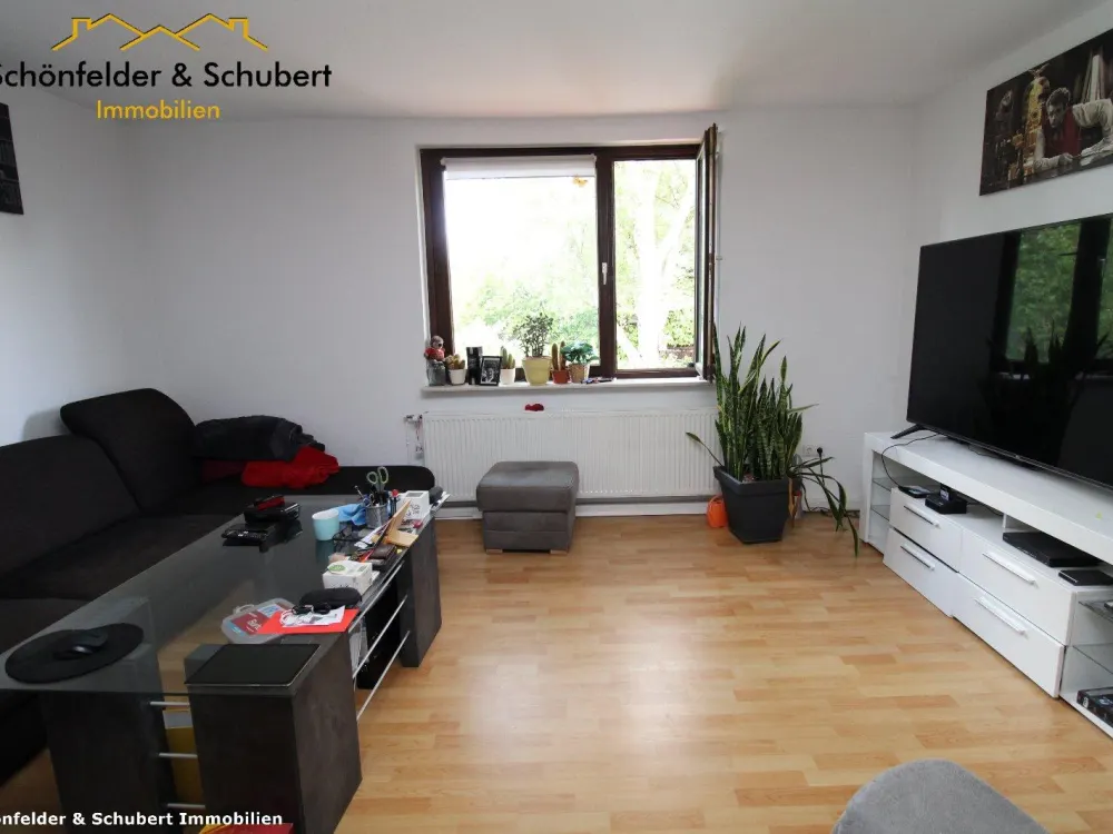 Gut aufgeteilte, helle 3,5 Raum-Wohnung mit eigenem Eingang und 2 KFZ-Stellplätze. Ruhige Lage