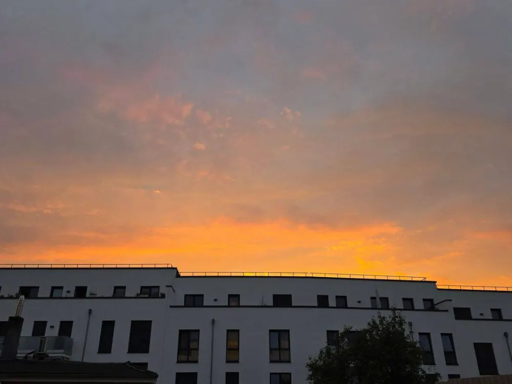 Erstbezug im Neubau: Moderne 3-Zimmer-Wohnung mit Einbauküche & Balkon