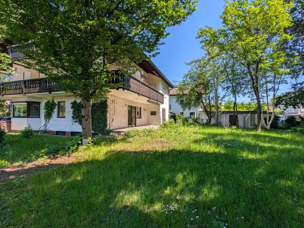 Großzügige 3-Zimmer-Wohnung mit Privatgarten