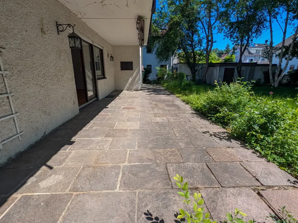 Großzügige 3-Zimmer-Wohnung mit Privatgarten