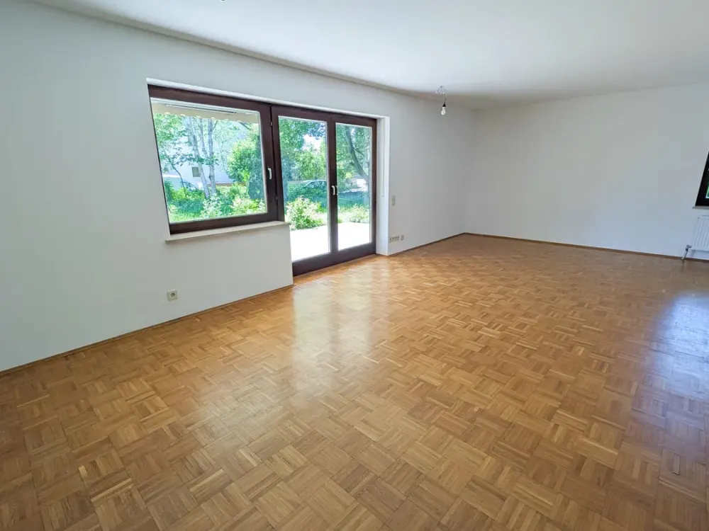 Großzügige 3-Zimmer-Wohnung mit Privatgarten