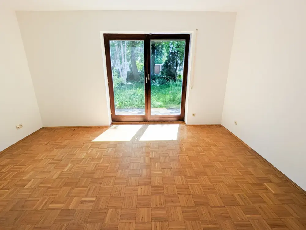 Großzügige 3-Zimmer-Wohnung mit Privatgarten