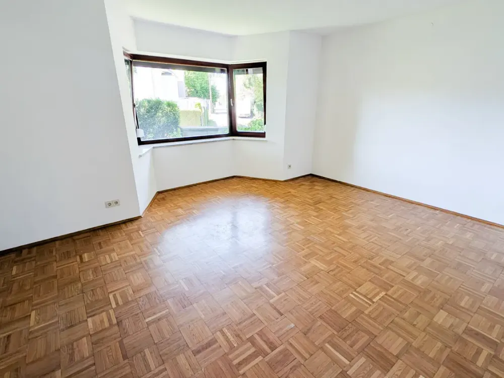 Großzügige 3-Zimmer-Wohnung mit Privatgarten