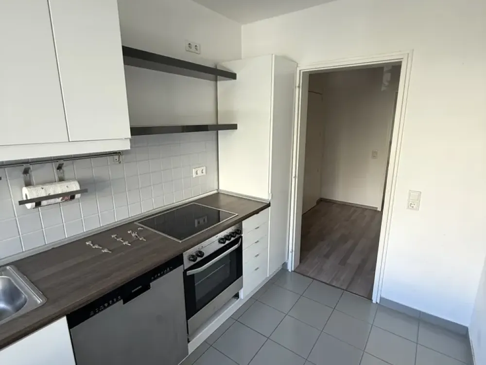 Schöne 3 Zimmer Wohnung nähe Schlosspark und Benrather Krankenhaus, befristet