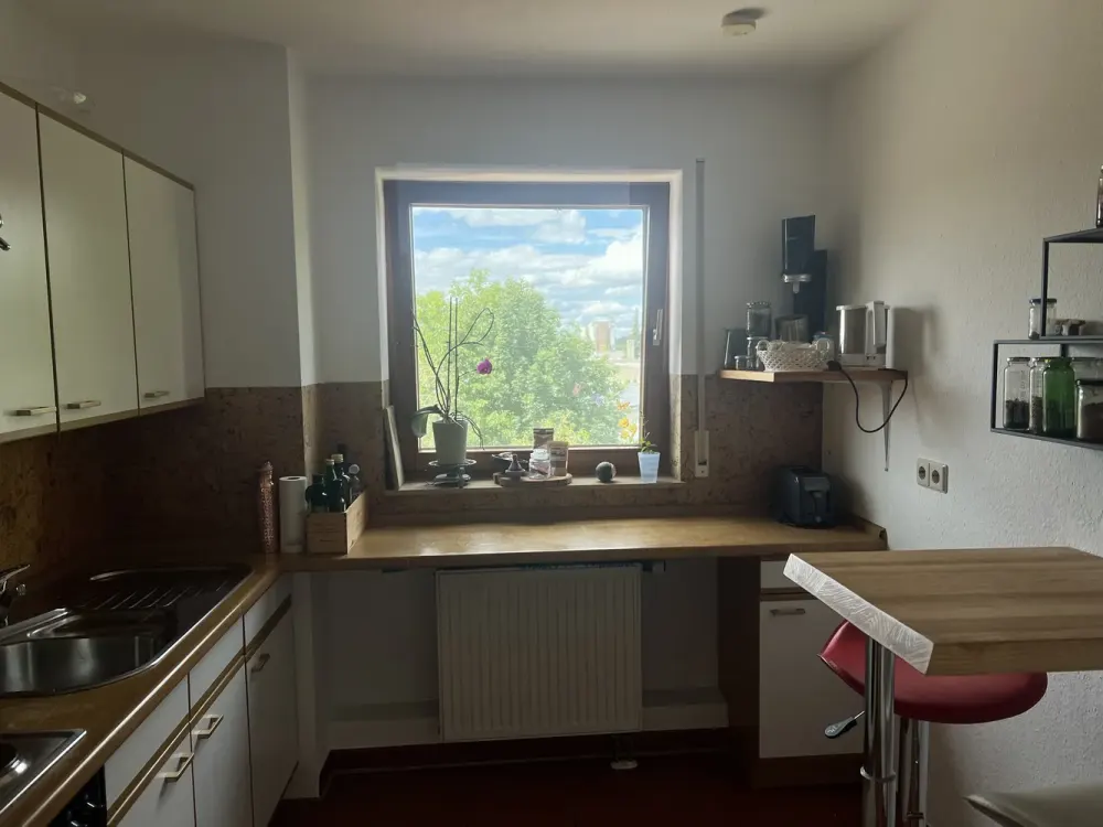 Furnished 59 m² Temporary Apartment with Balcony & Carport in Ochsenhausen