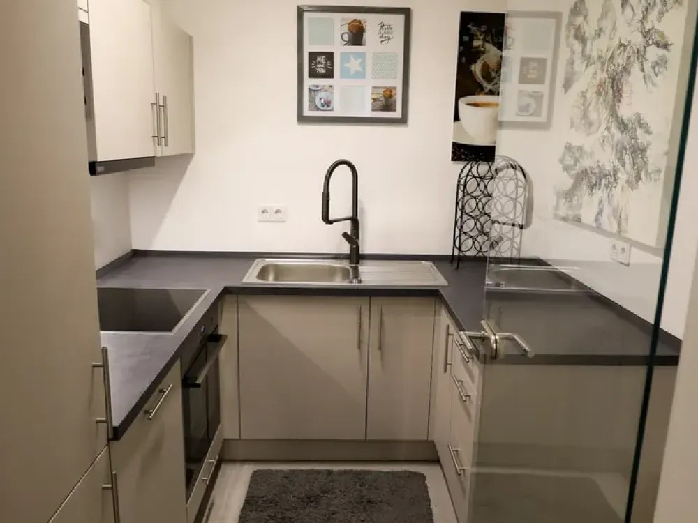 **VISTA Immobilien**Exklusive, voll möblierte 3-Zimmer-Wohnung im Architektenhaus, kernsaniert 2026