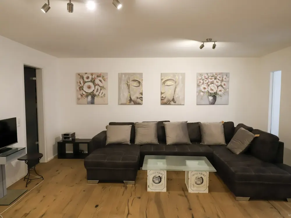 **VISTA Immobilien**Exklusive, voll möblierte 3-Zimmer-Wohnung im Architektenhaus, kernsaniert 2026