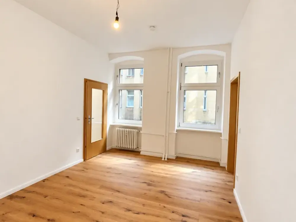 Frisch sanierte 2 Zimmerwohnung mit Einbauküche