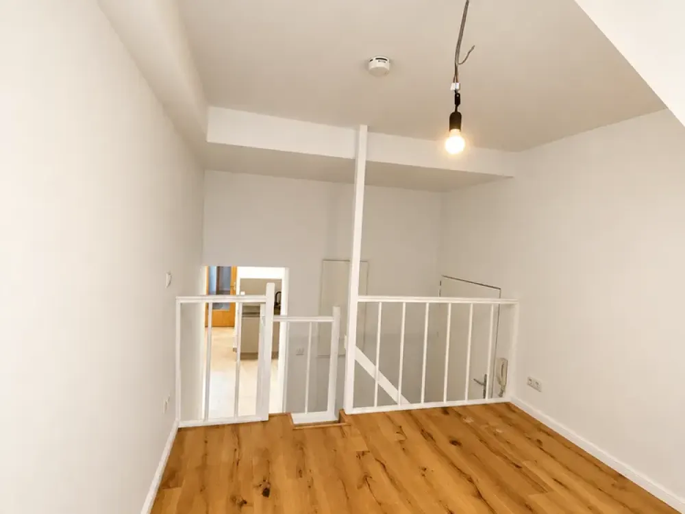 Frisch sanierte 2 Zimmerwohnung mit Einbauküche