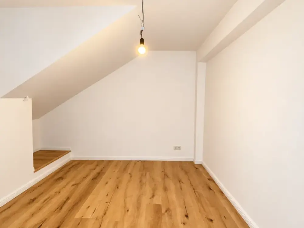 Frisch sanierte 2 Zimmerwohnung mit Einbauküche