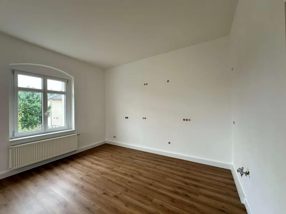 Stilvolle 150 m² 4-Zimmer-Wohnung mit Balkon, Garten und Stellplätzen