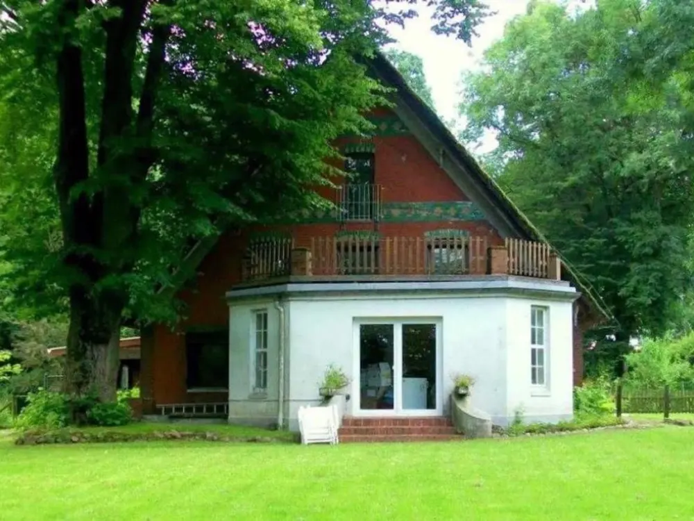 Schöne 4-Zimmer-Wohnung mit Einbauküche in Hoisdorf unter Reet