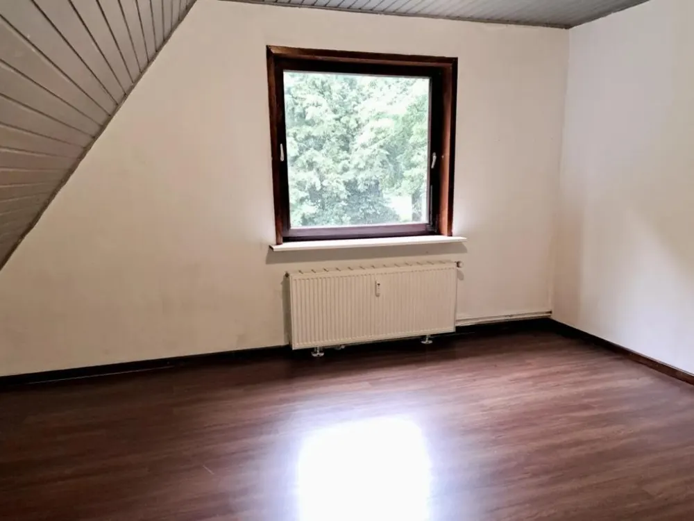 Schöne 4-Zimmer-Wohnung mit Einbauküche in Hoisdorf unter Reet