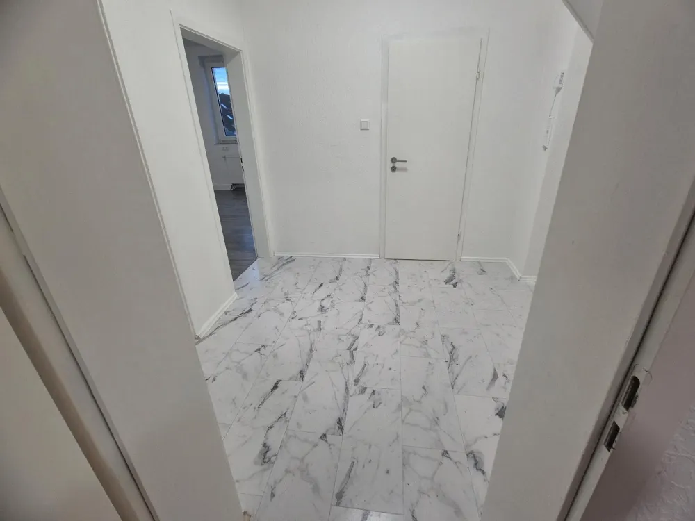 Helle 2,5-Zimmer-Wohnung mit Balkon, frisch renoviert