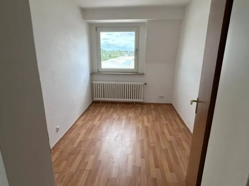 Helle 3 Zimmer Dachgeschosswohnung mit schönem Ausblick über Köln