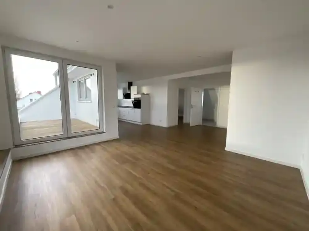 Modern Living: Renovated 2-Room Apartment with Roof Terrace and Fitted Kitchen in Langenhagen-Wiesenau
