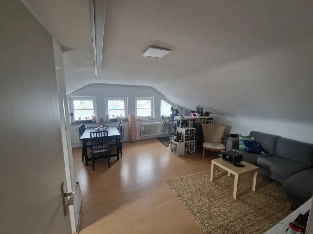 Gut geschnitte Dachgeschosswohnung in Opladen
