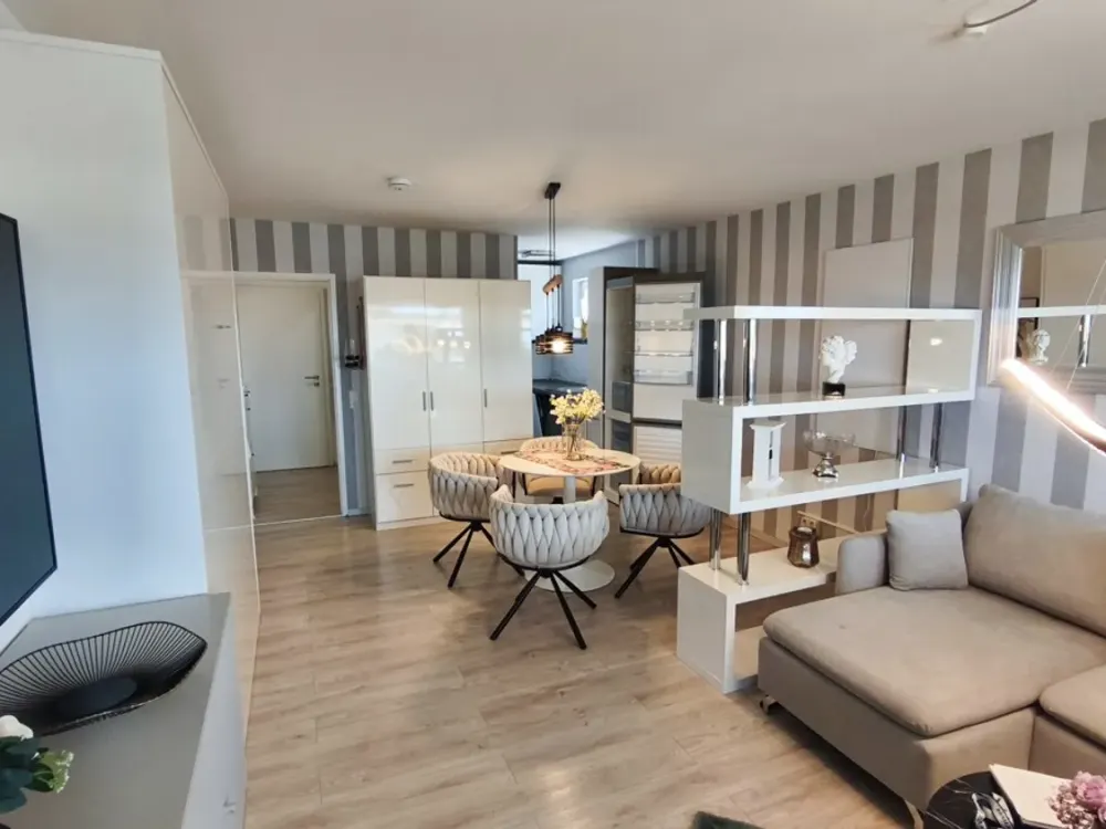 Modernisiertes 1-Zimmer-Appartement mit Balkon und Weitblick bis zum Bodensee in Tettnang